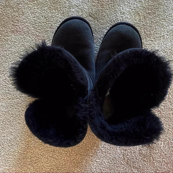GREAT CONDITION UGG Bailey Button Boot​ - Picture 6 of 8